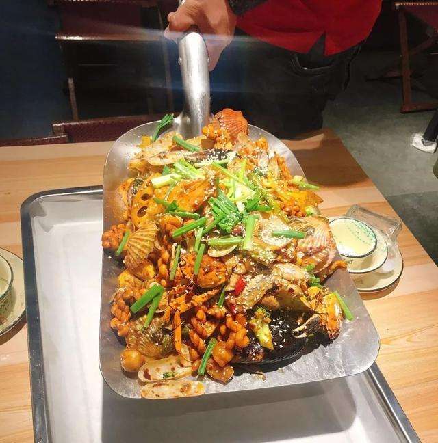 阿荣手抓海鲜加盟